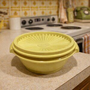 Vintage Tupperware Lime Green Small Servalier Bowl 1323-5 5" with Sunburst Lid